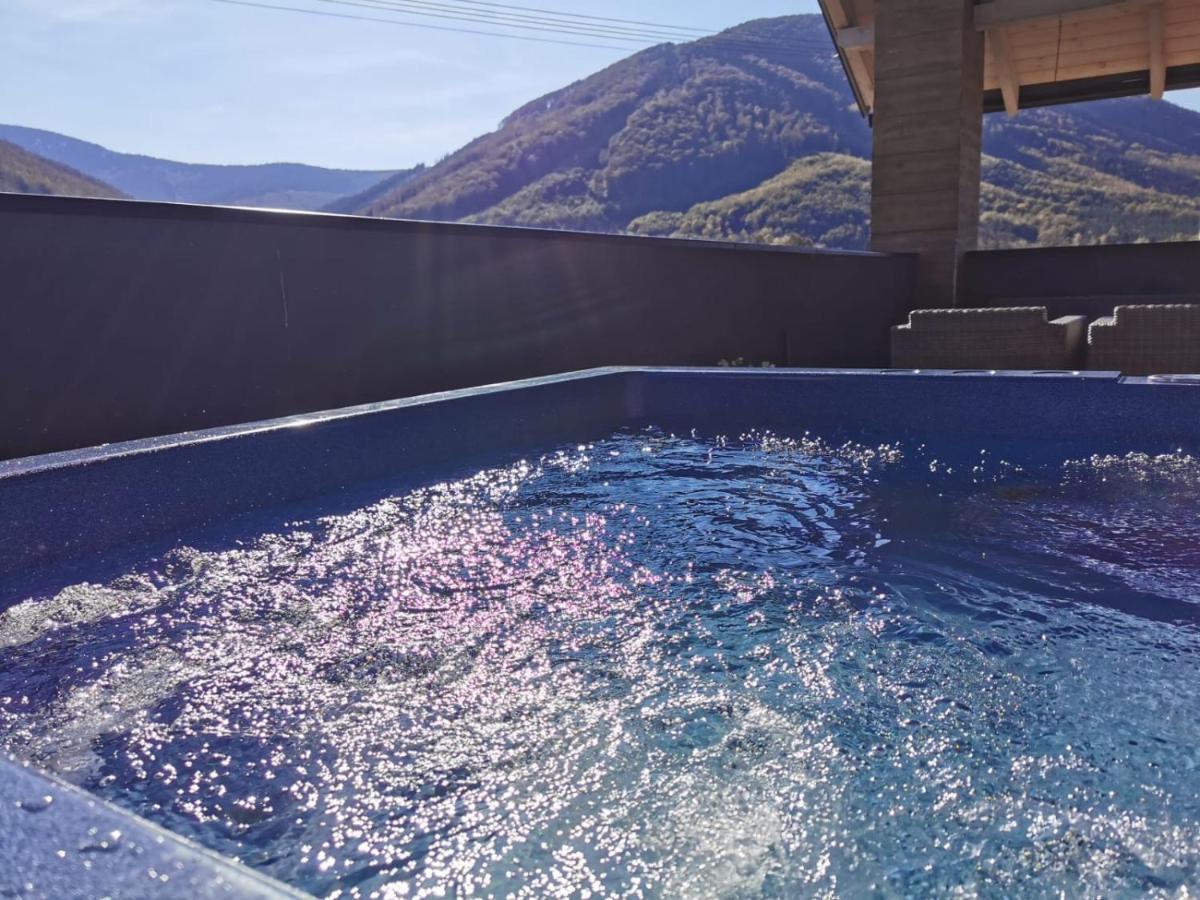 Hotel Maralak Kunčice pod Ondřejníkem Екстериор снимка